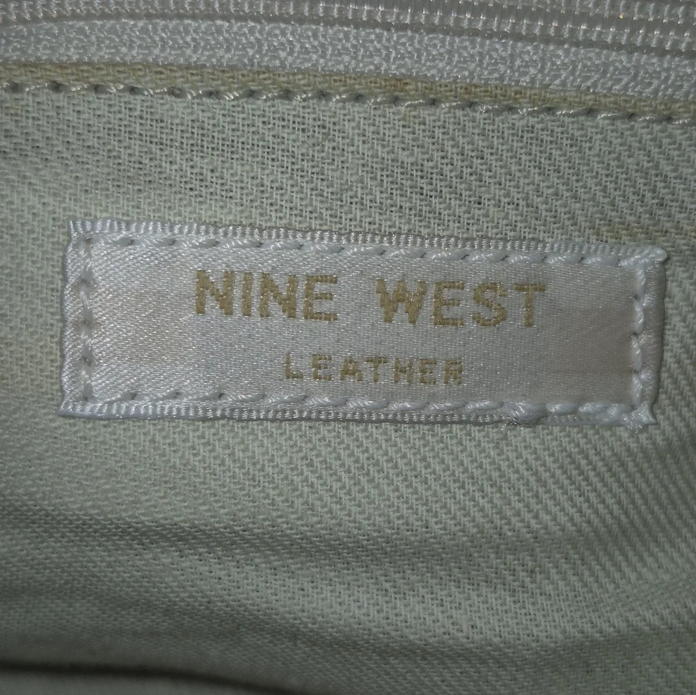 Nine West Vintage Tan Suede Leather Magnetic Closure. Hobo.L.13